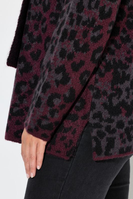 Пуловер с леопардов принт