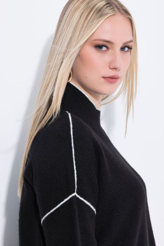 Пуловер с декоративни акценти