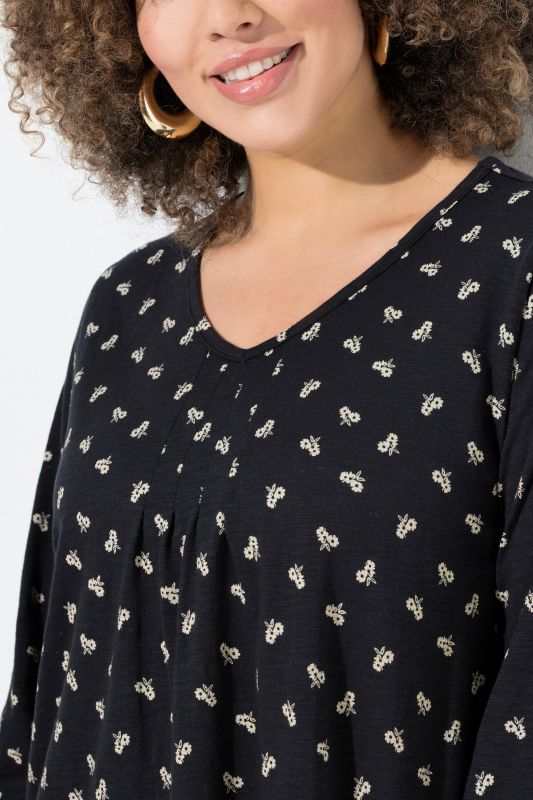 Тениска с принт на цветя