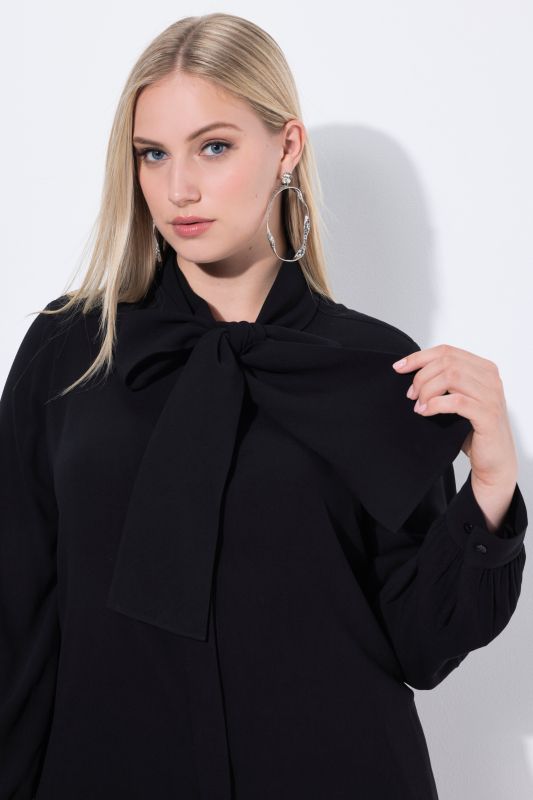 Блуза с панделка