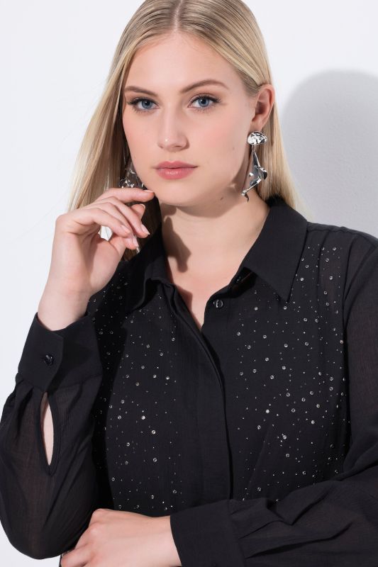 Риза с бляскави камъчета