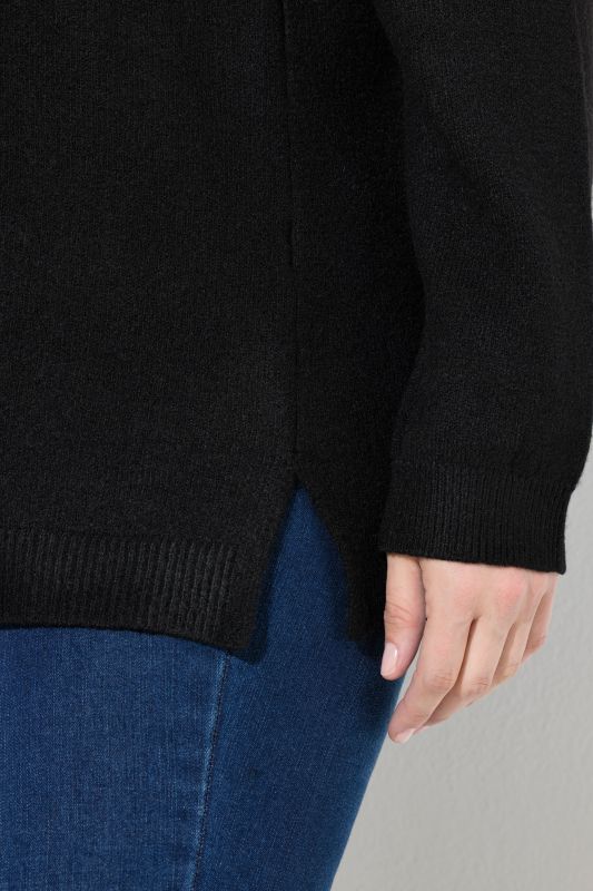 Пуловер с коледен мотив