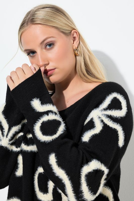 Пуловер с бляскава панделка