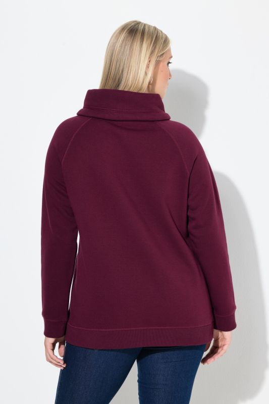 Суитчър с бляскави снежинки