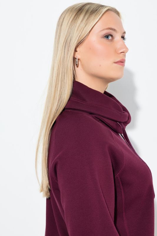 Суитчър с бляскави снежинки