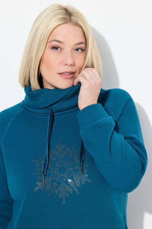 Суитчър с бляскави снежинки