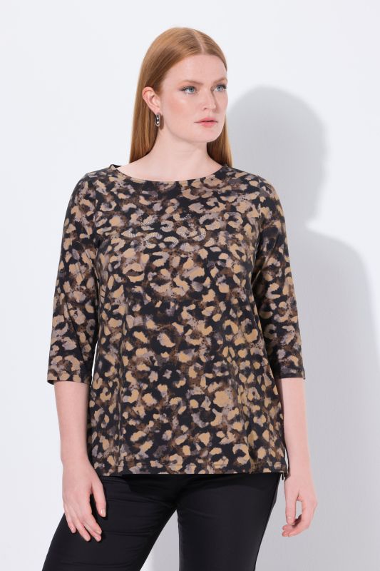 Тениска с леопардов принт и бляскави камъчета