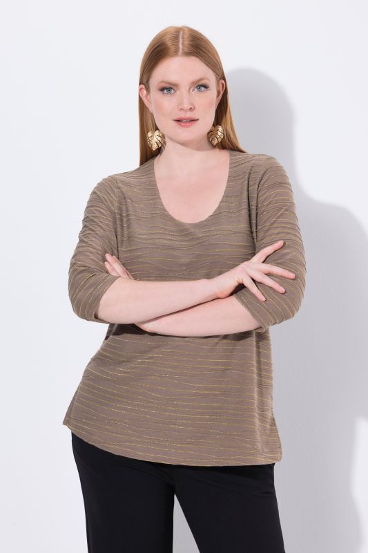 Тениска с бляскави вълни