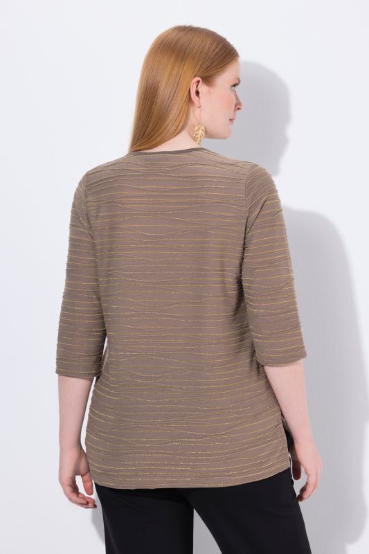 Тениска с бляскави вълни