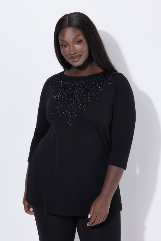 Тениска с декоративни камъчета