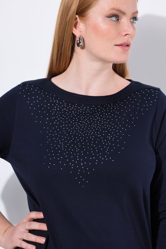 Тениска с декоративни камъчета