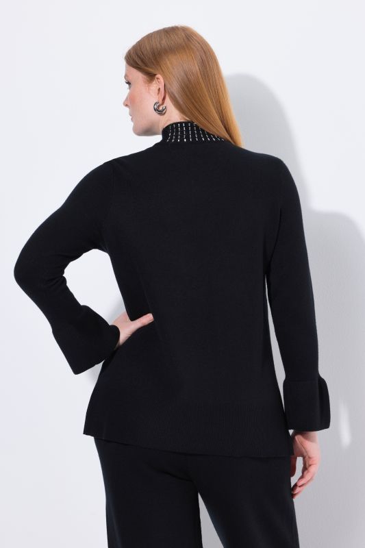 Пуловер с висока яка