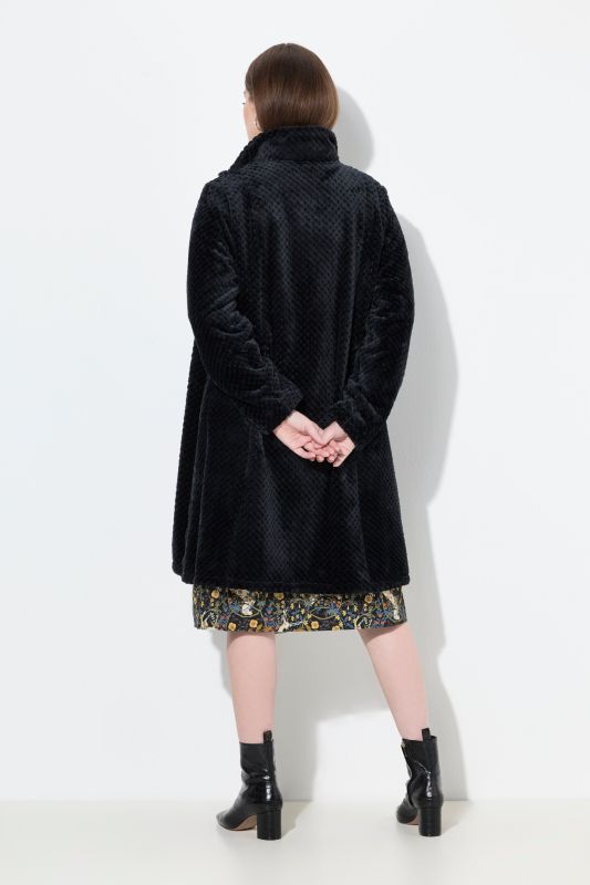 Яке от мека, плюшена материя