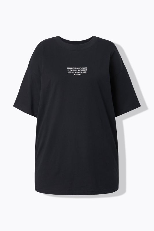 Тениска с графичен акцент