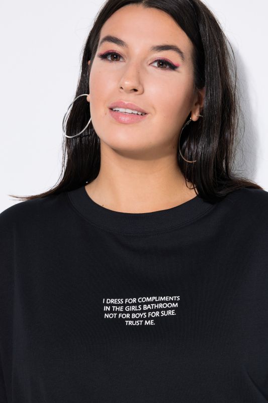 Тениска с графичен акцент