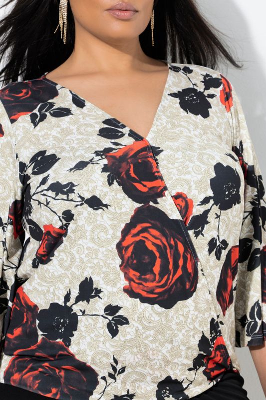 Блуза с принт на рози