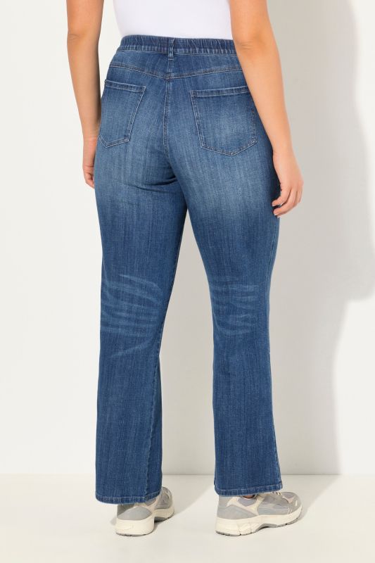 Bootcut Stretch Fit Jeans