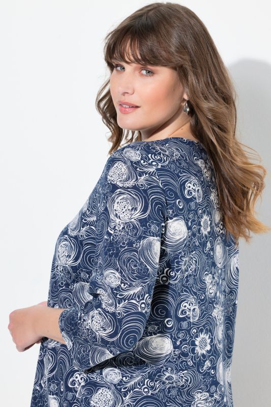 Тениска с принт на рози