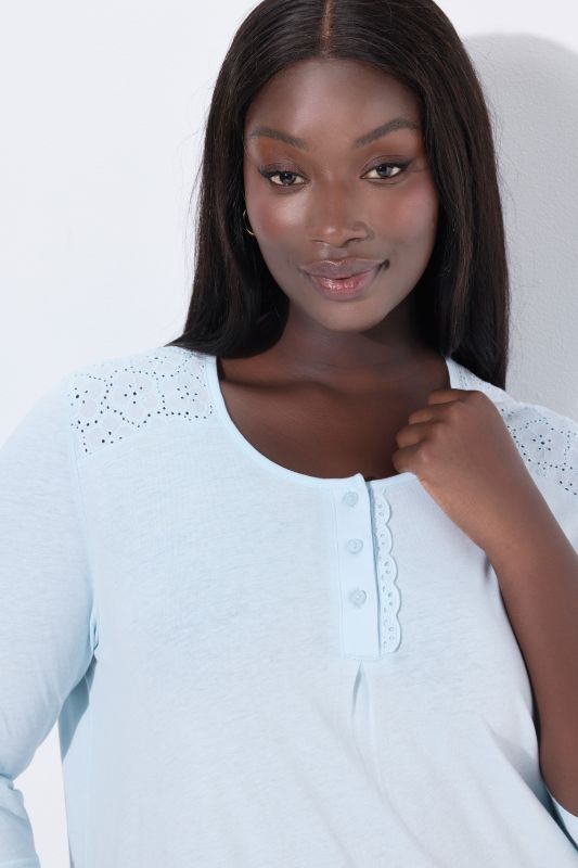 Нощница с бродерия