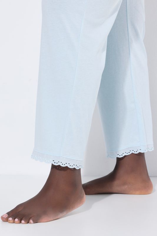 Пижама с бродирани акценти