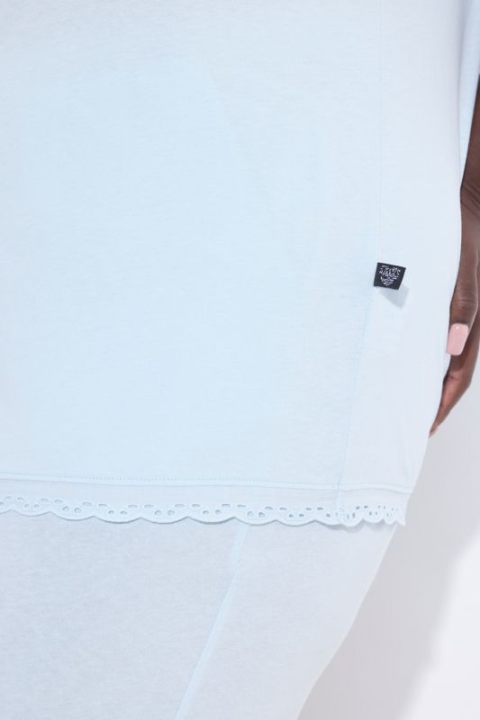 Пижама с бродирани акценти