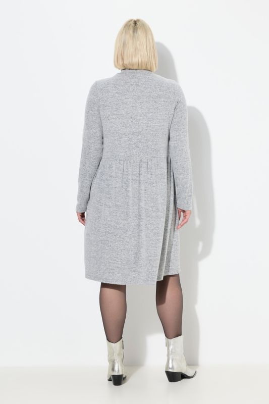 Рокля плетена с яка