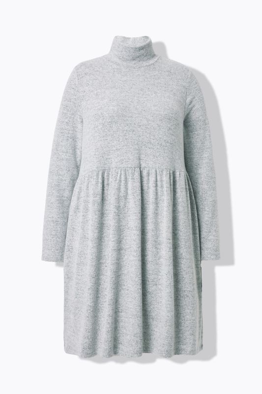 Рокля плетена с яка