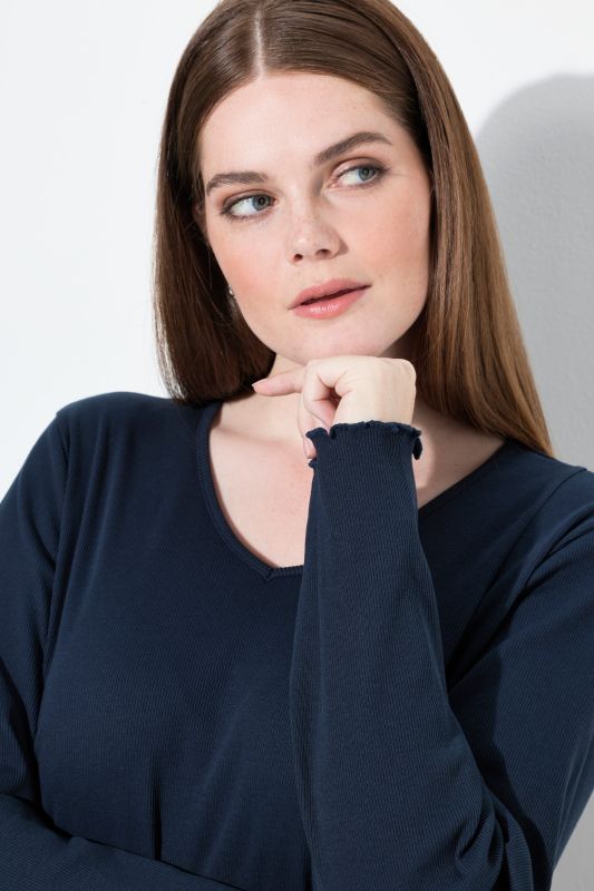 Блуза с модерна цепка отпред