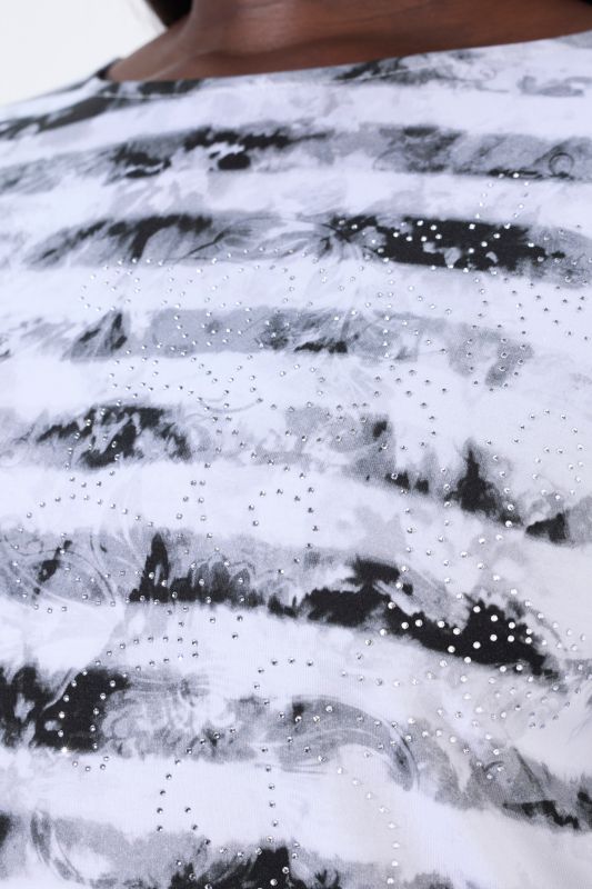 Тениска с батикови райета