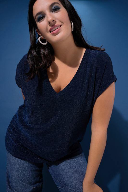 Тениска с бляскав акцент