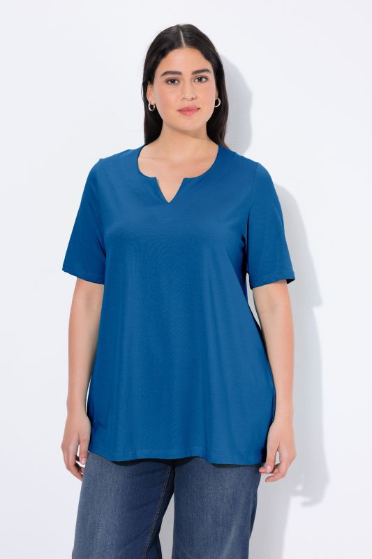 Essential Notch Neck Stretch Tee