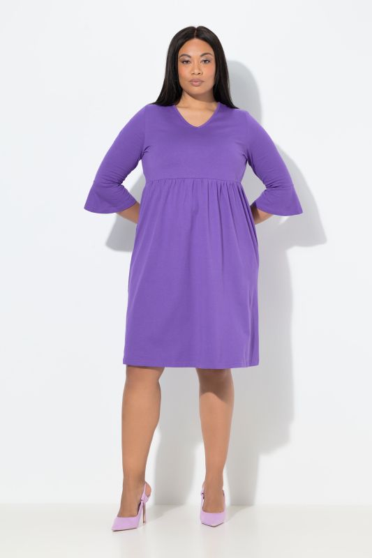 Рокля с ръкави тип камбанка