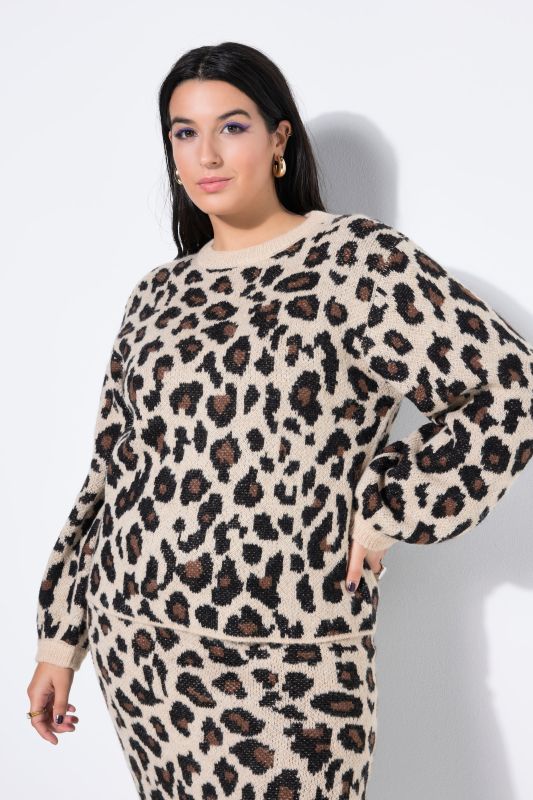 Пуловер с леопардов принт