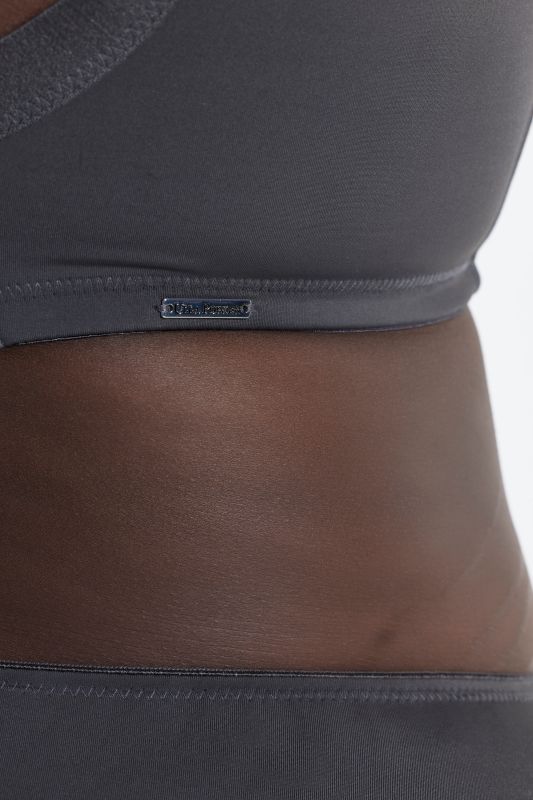 Сутиен микрофибърен със сатенен акцент