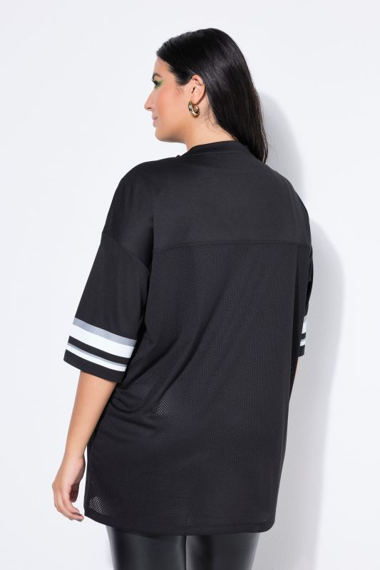 Тениска с мрежа и надпис