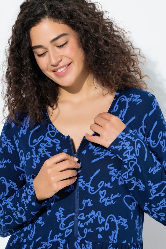 Рокля с принт на надписи