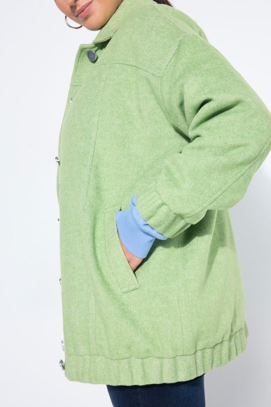 Яке с вълнена визия