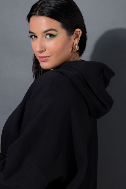 Рокля плетена с разкроен силует