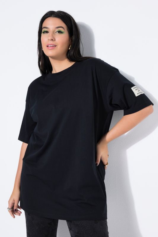 Тениска с принт на ръкава