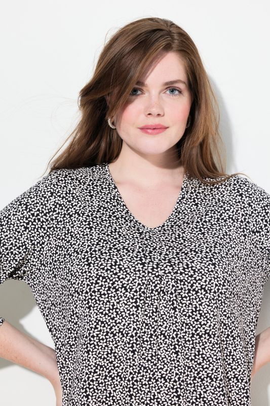 Тениска с флорален десен