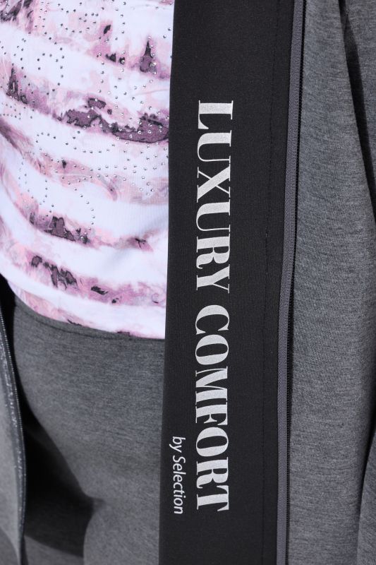 Суитчър с права яка