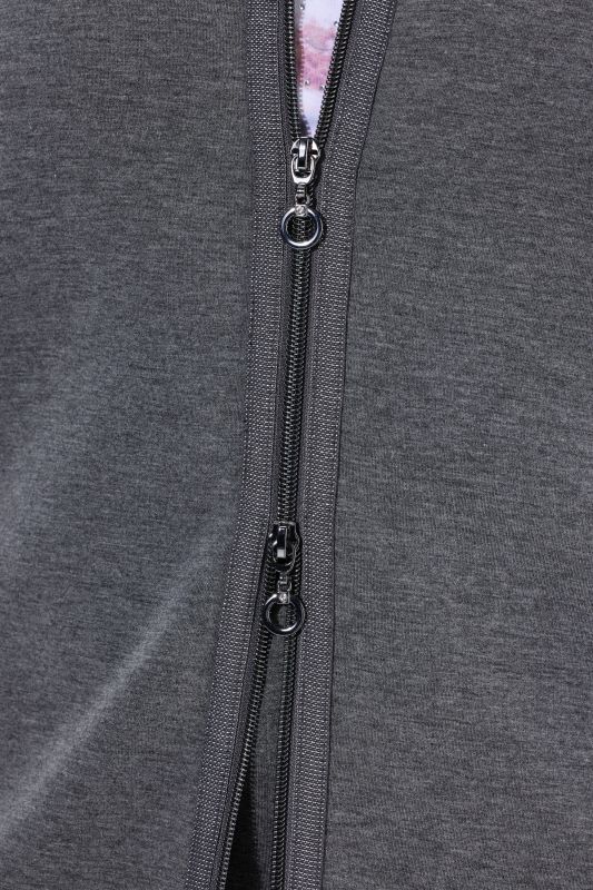 Суитчър с права яка