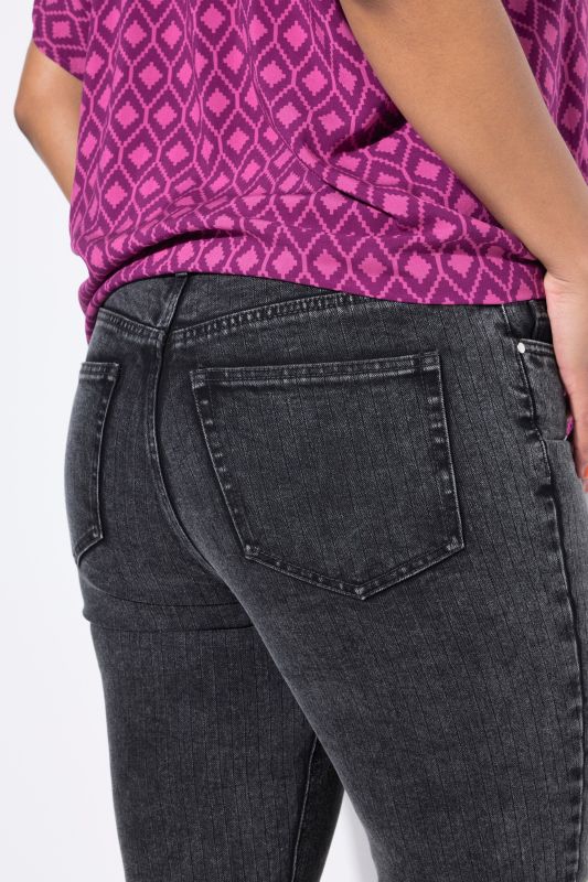 Дънки тип Mom с пран ефект