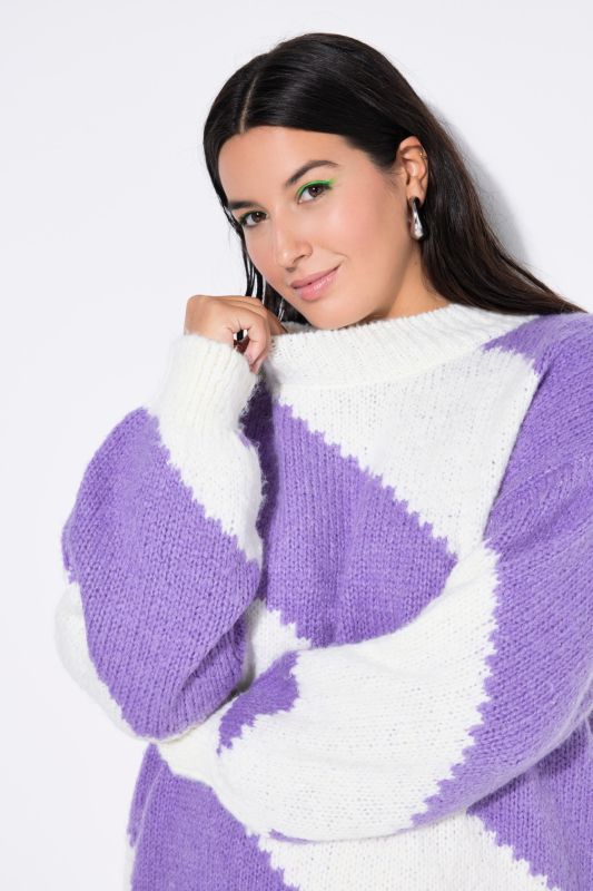 Пуловер с райета