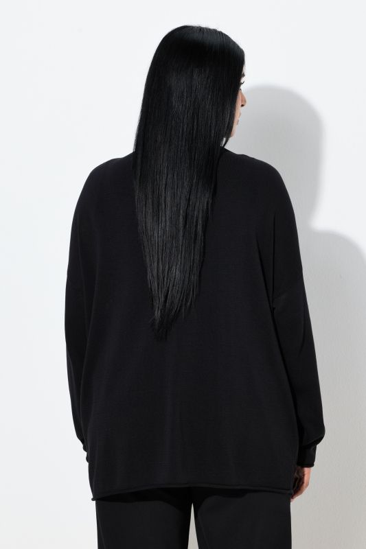 Пуловер с навити краища