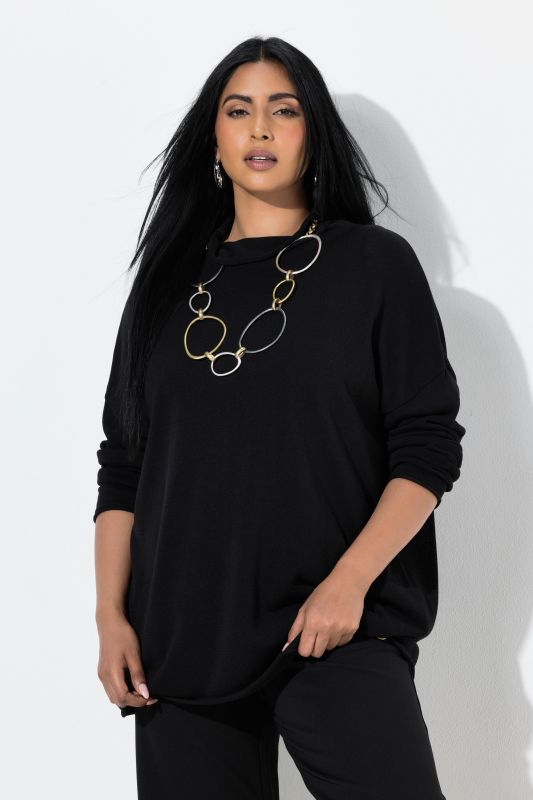 Пуловер с навити краища