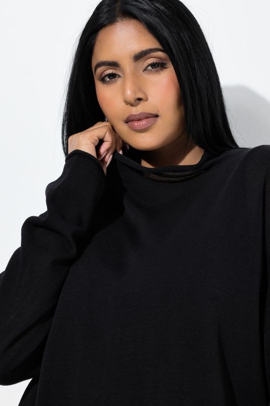 Пуловер с навити краища