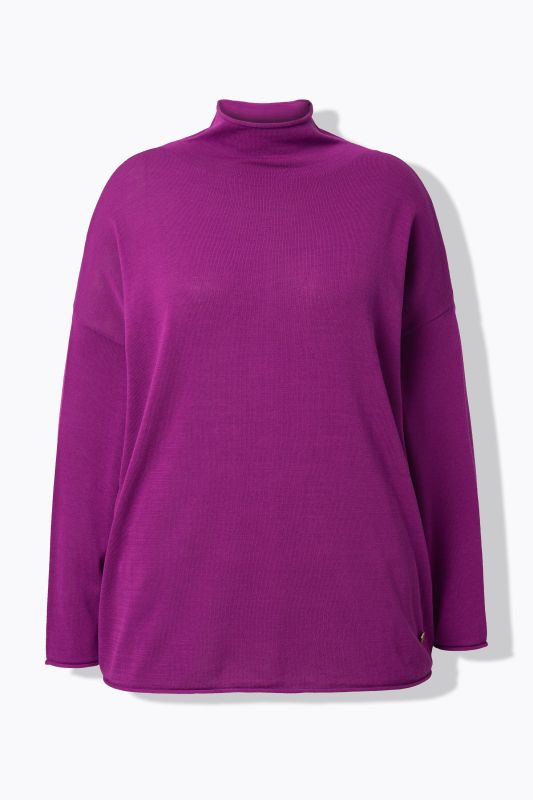 Пуловер с навити краища