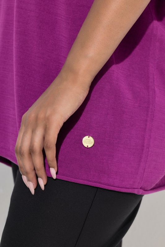 Пуловер с навити краища