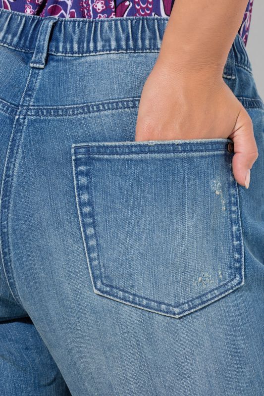 Дънки тип Boyfriend с накъсани акценти